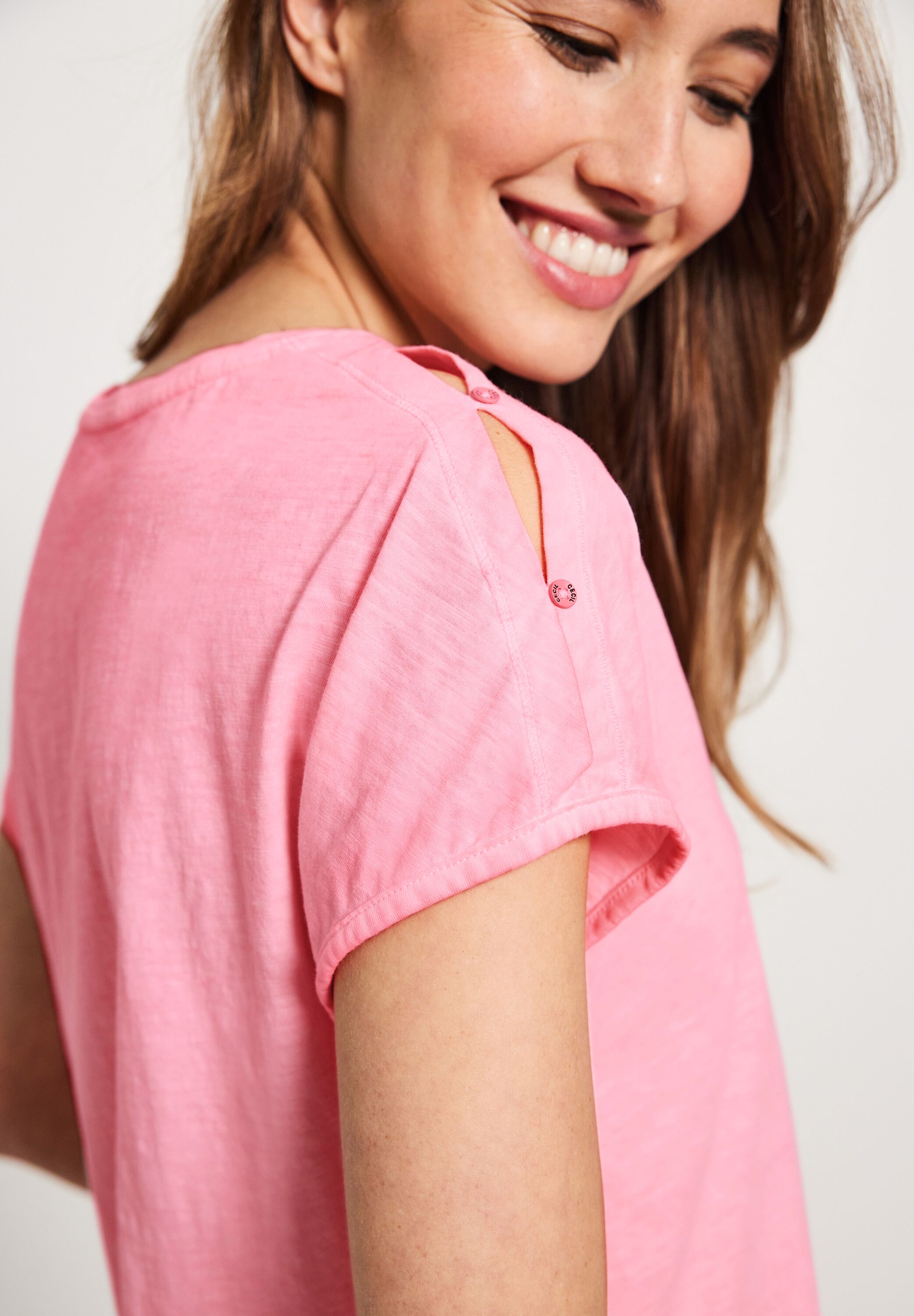 T-Shirt in gewaschener | | pink soft XL | neon 4063044470822 Optik